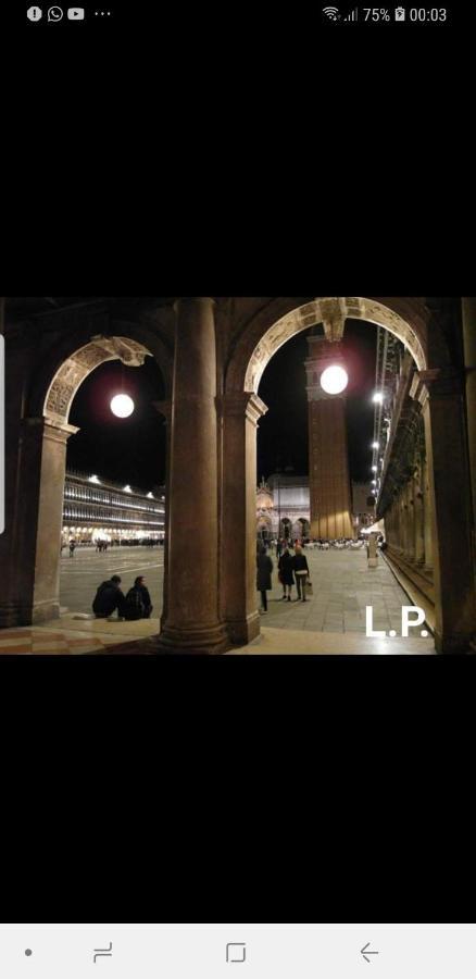 Large Top 3 Rooms Flat Central Rialto Veneza Exterior foto